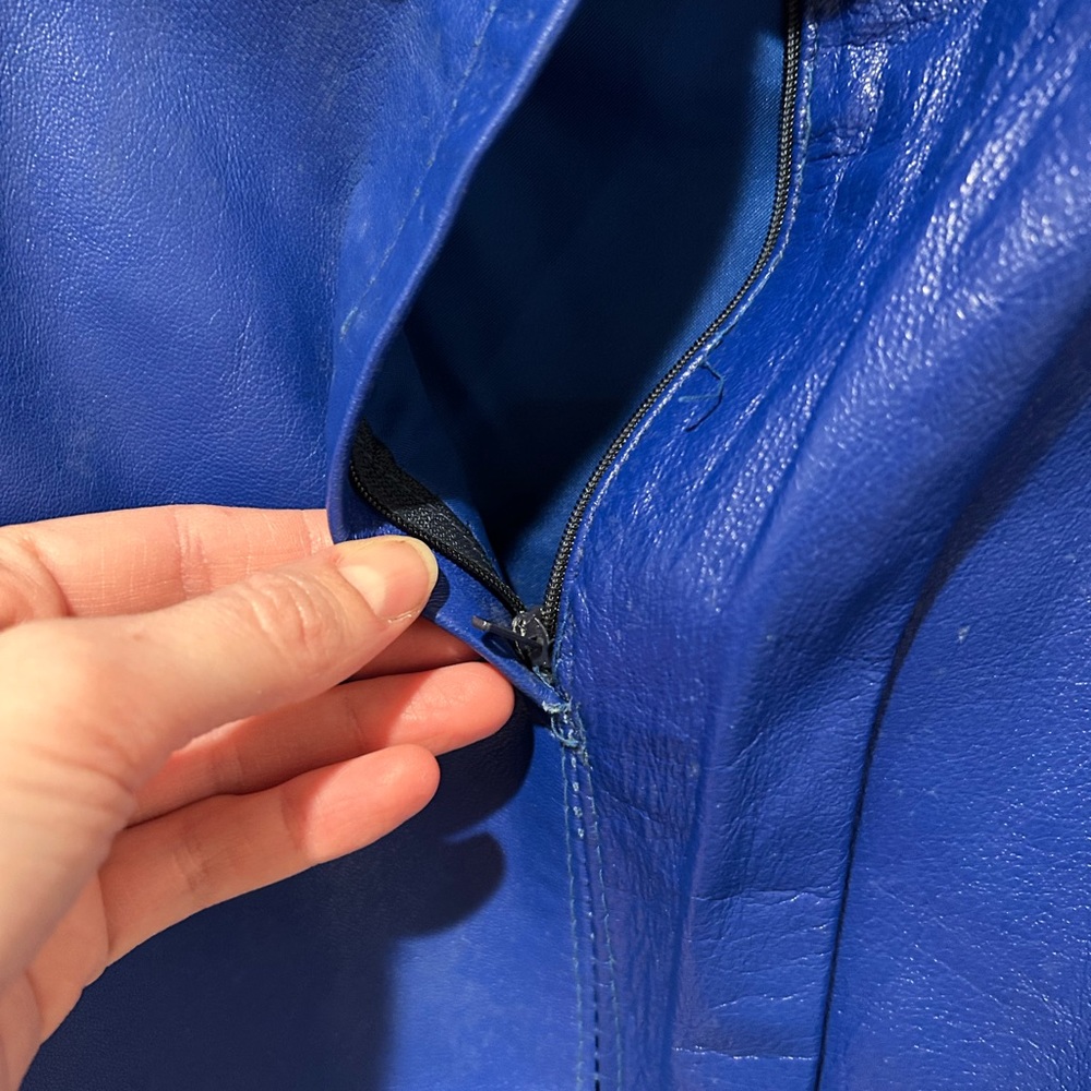 Vintage blue high waisted leather skirt - Picture 4 of 15
